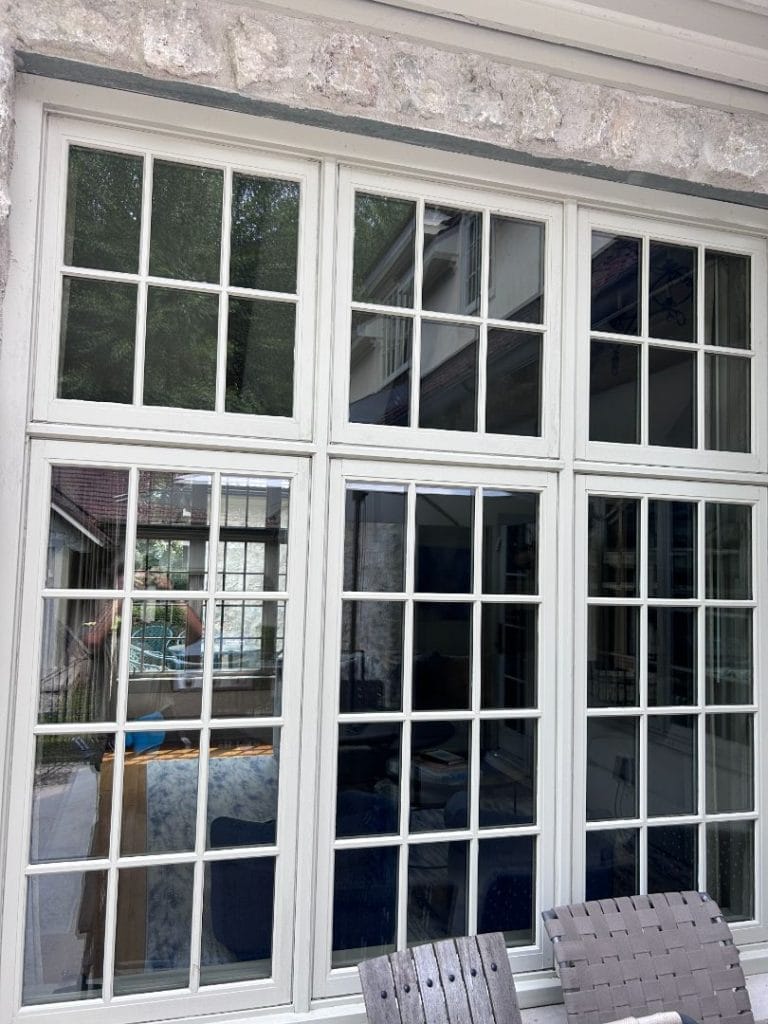 Gutter Cleaning in Stamford CT Gutter Cleaning in Stamford CT