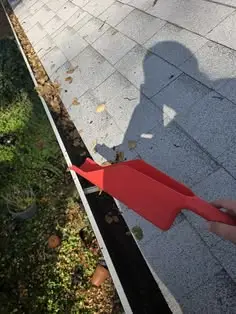 Gutter Cleaning in Greenwich CT Gutter Cleaning in Greenwich CT